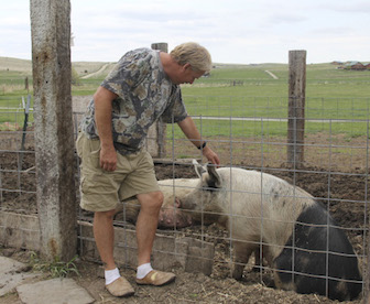 farmer hog farm