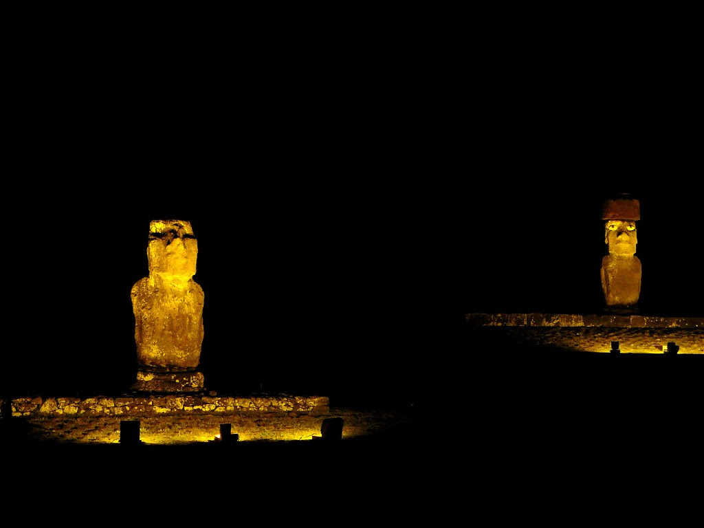 moai sculptures Easter Island